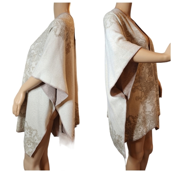 NWT Chico's Reversible Button-Detail Ruana. Tan/Metallic Gold. Size S/M (O/S) - Picture 9 of 17